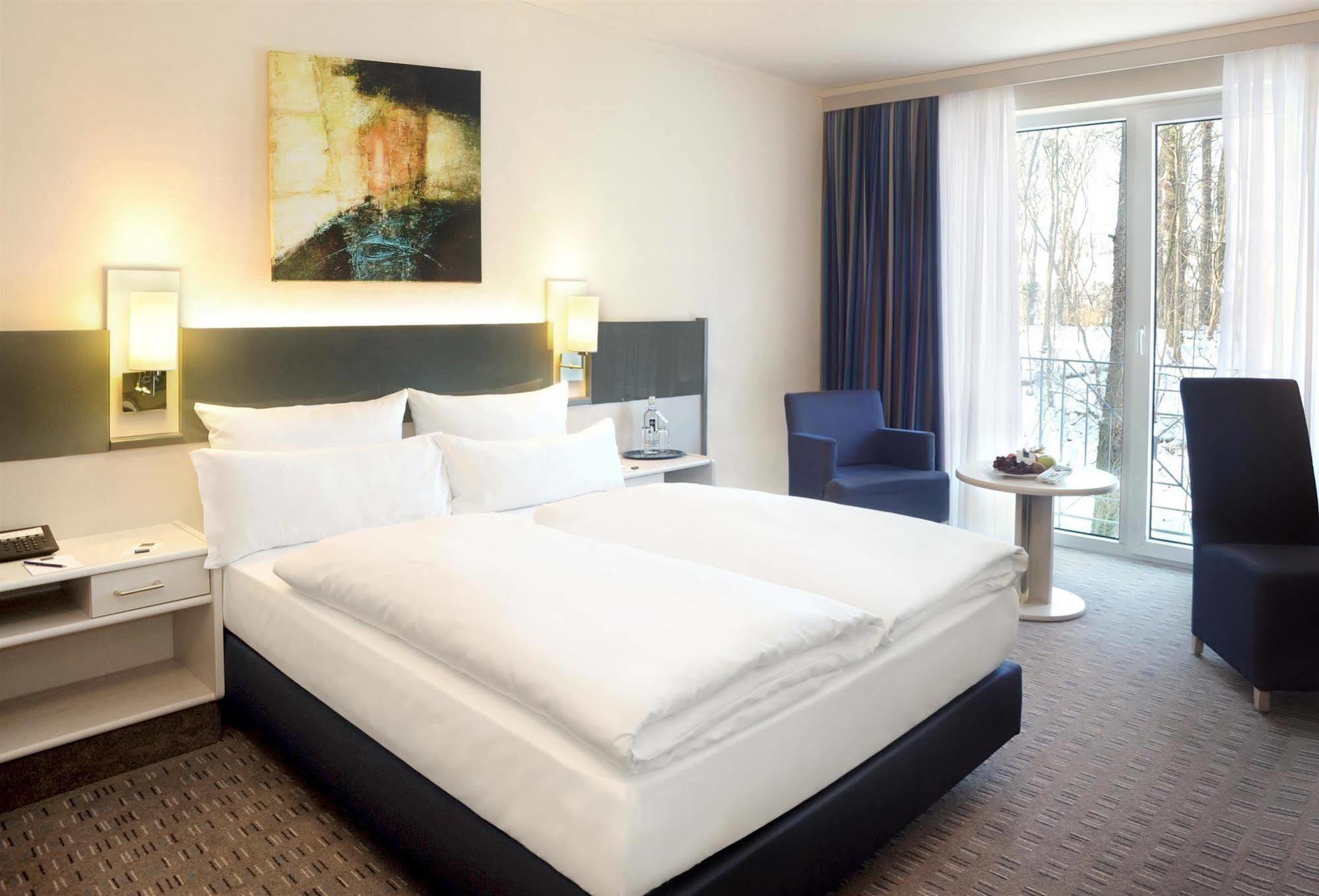 הילדסהיים Parkhotel Berghoelzchen מראה חיצוני תמונה